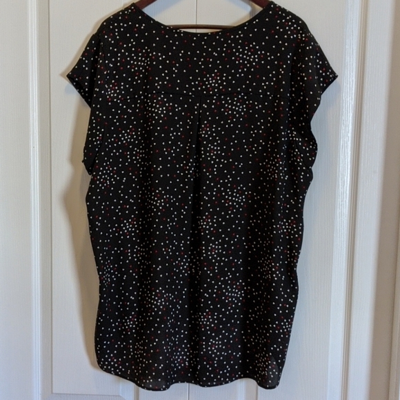 3/$20 Reitmans 💕 heart print blouse - Picture 4 of 8